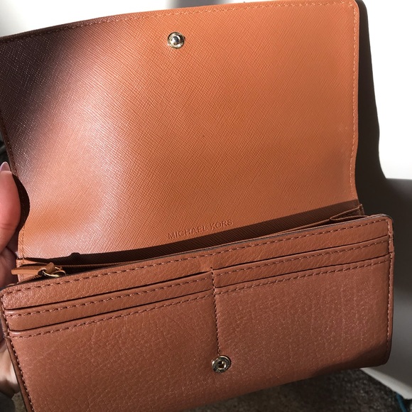 Michael Kors wallet - Picture 4 of 6